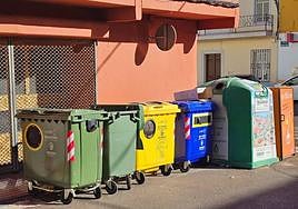 Uno de los puntos en que se han instalado los contenedores accesibles.