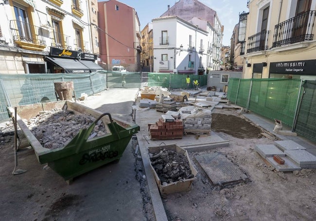 Obras para dotar de plataforma únicaa las calles Parras, San Antón y Clavellina.