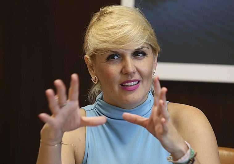 La consejera de Hacienda, Elena Manzano, durante la entrevista con HOY.