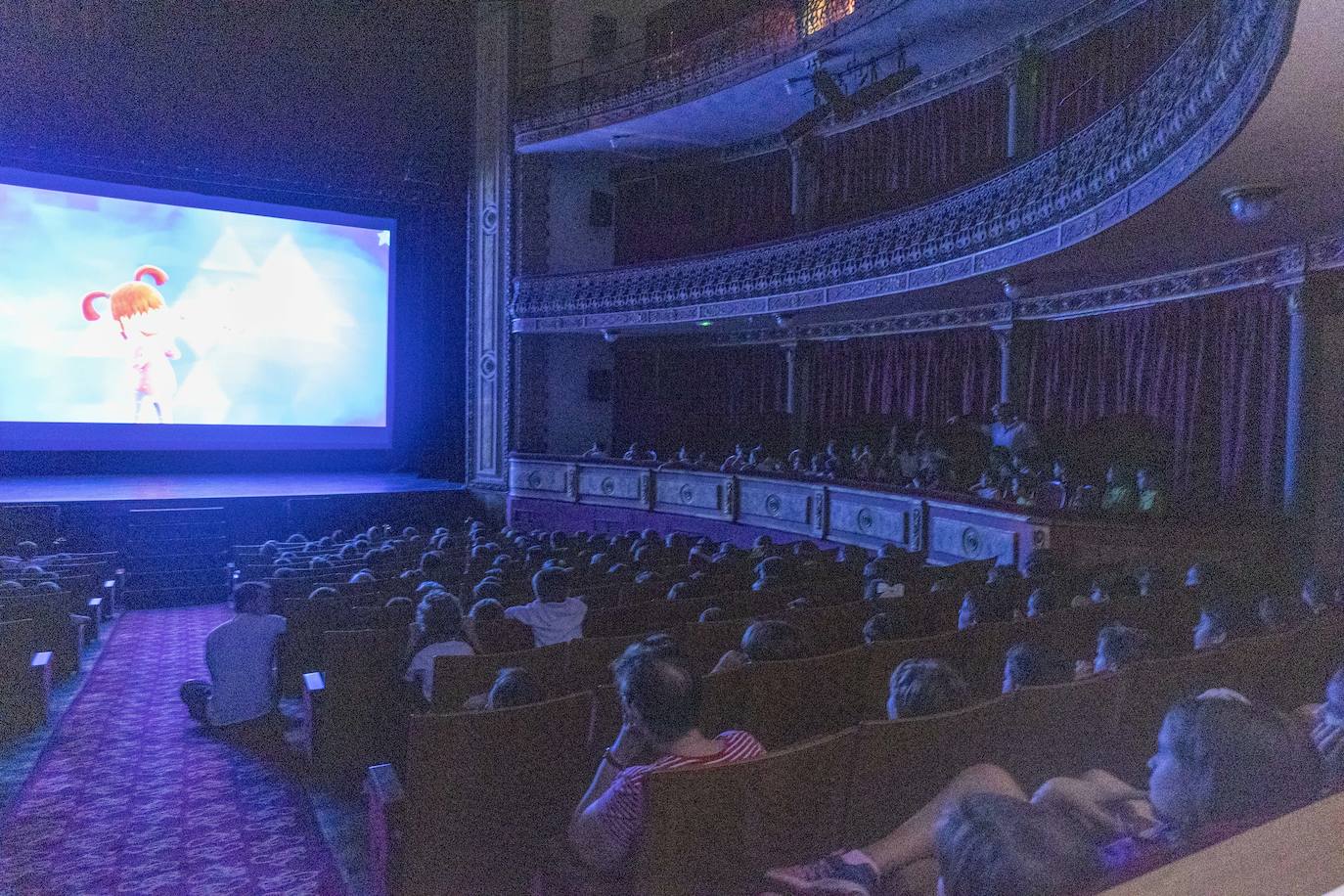 Celebración del día del cine en el Gran Teatro, donde se exhibió la película 'Valentina'.