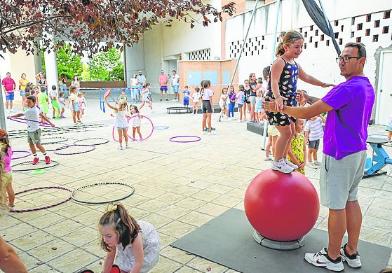 Imagen principal - Teatro y lectura de extraescolares