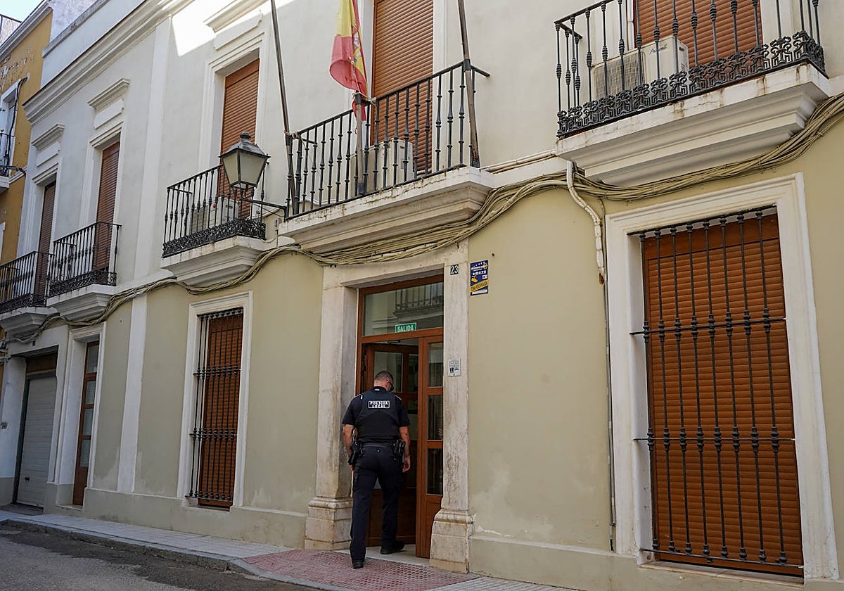 La sede de la Policía Local en la calle Montesinos.