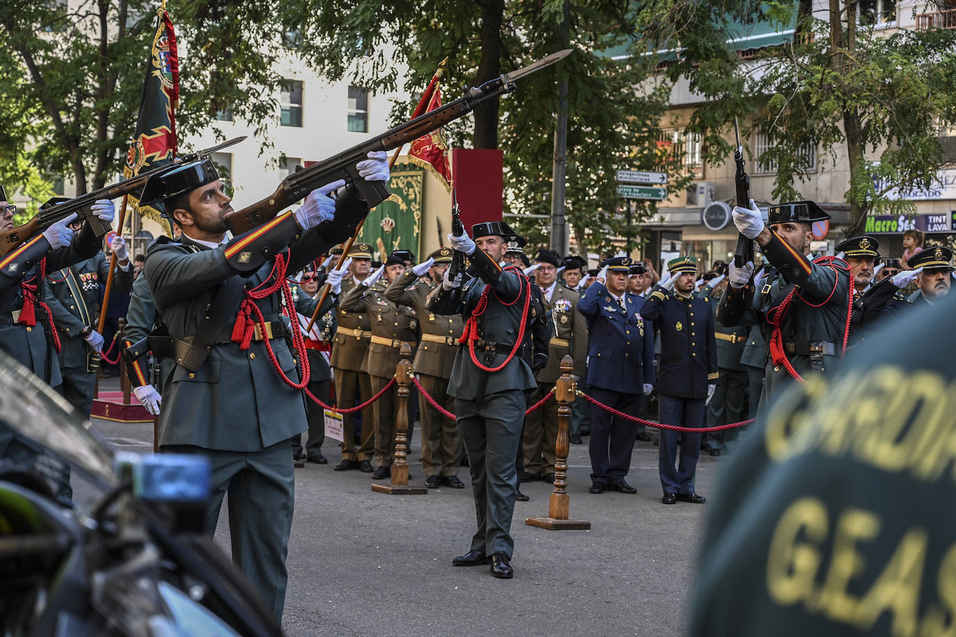 Imágenes del Día del Pilar en Badajoz