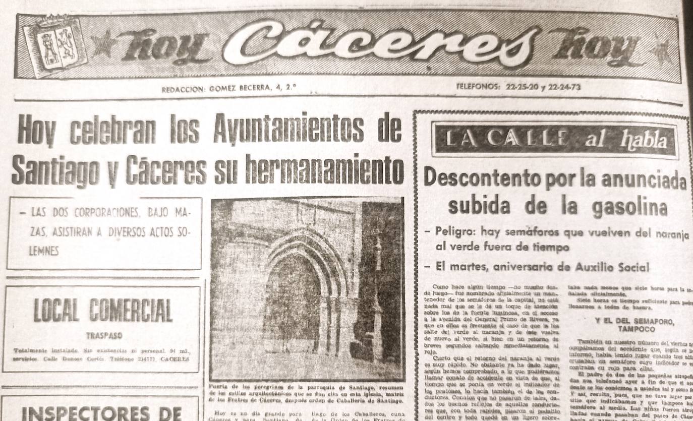 Noticia de la celebración del hermanamiento de Cáceres y Santiago de Compostela publicada en el Diario HOY el domingo 28 de octubre de 1973.