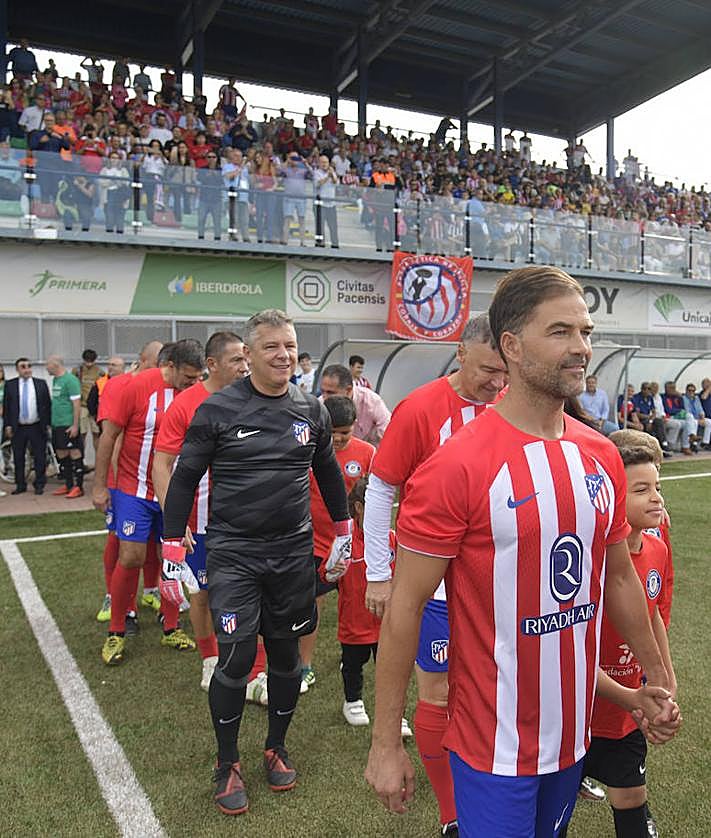 Imagen secundaria 2 - Un pequeño Metropolitano vibra en Badajoz