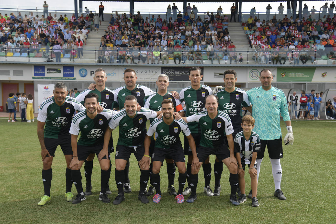 Leyendas colchoneras y del Badajoz ponen el broche al congreso de peñas del Atlético