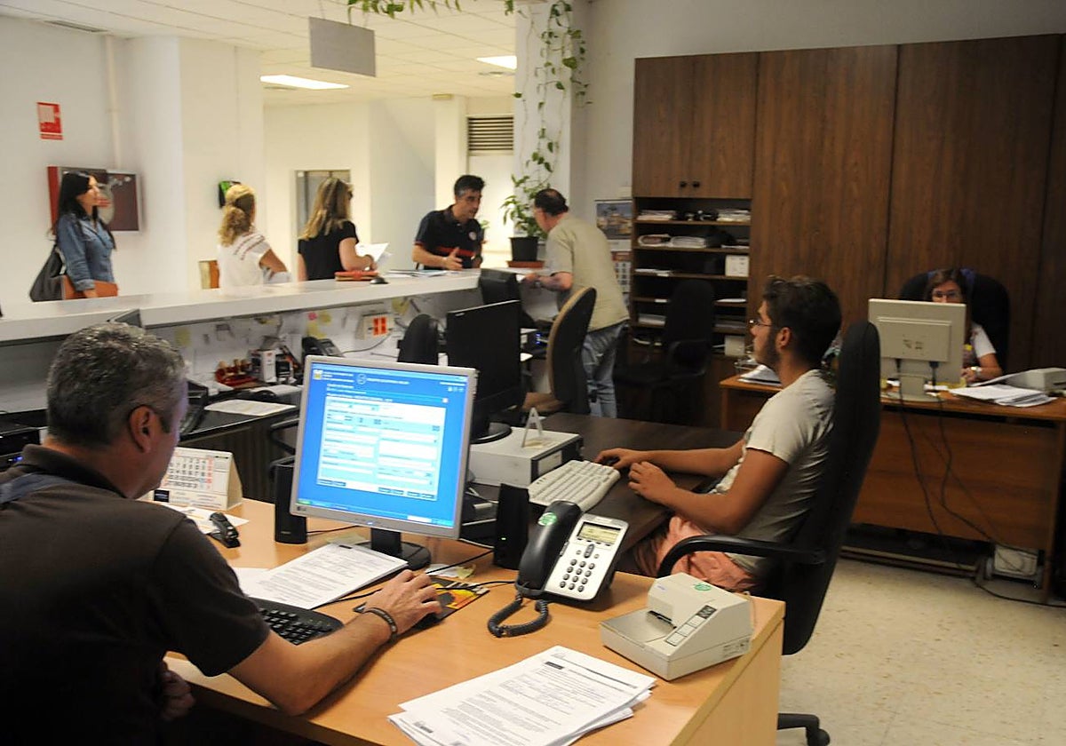 Los trabajadores del Ayuntamiento de Mérida cobrarán el 0,5% este mes.