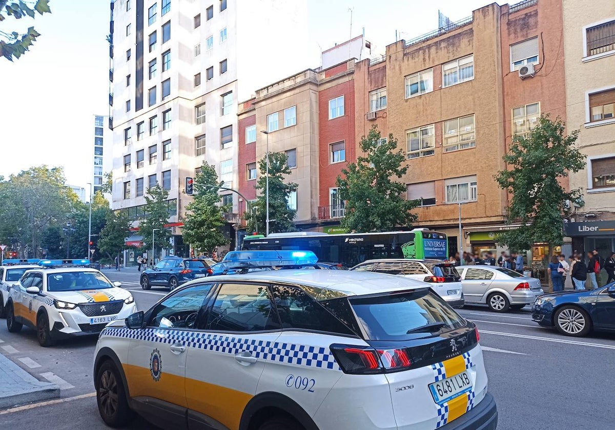 La agresión ocurrió a las seis y media de la tarde en una de las paradas de autobuses de la avenida Clara Campoamor.