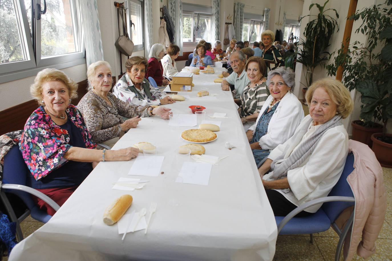 Aperitivo en la asociación Peña del Cura. 
