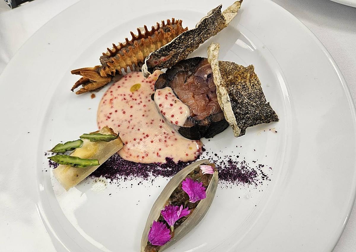 Imagen secundaria 1 - Antonio Luis Falcón y sus dos elaboraciones.