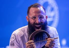 Alberto Montes celebra su triunfo como Chef Balfegó 2023.