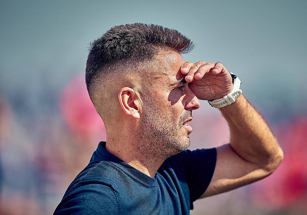 Felipe Gallego entrena al Hernán Cortés desde hace 3 años.