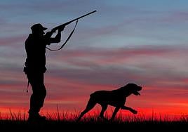 El vínculo de un cazador con su perro es muy especial.