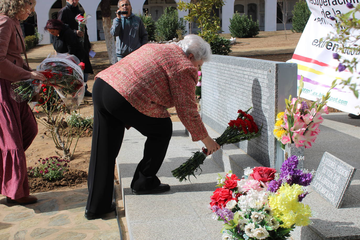 Llerena homenajea a los fusilados en la fosa del Romanzal