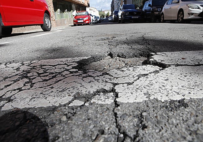 Pavimento deteriorado en Médico Sorapán.