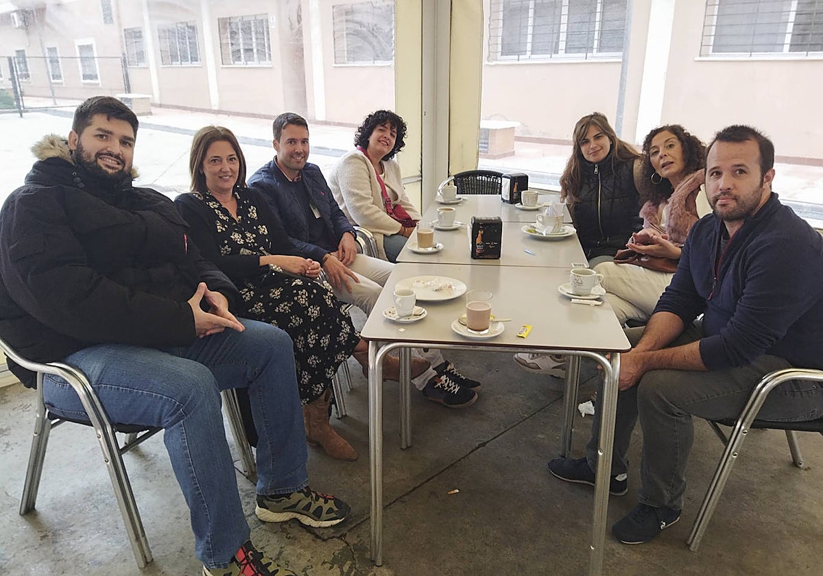 Último desayuno de un grupo de funcionarios en la Urbanización Guadiana.