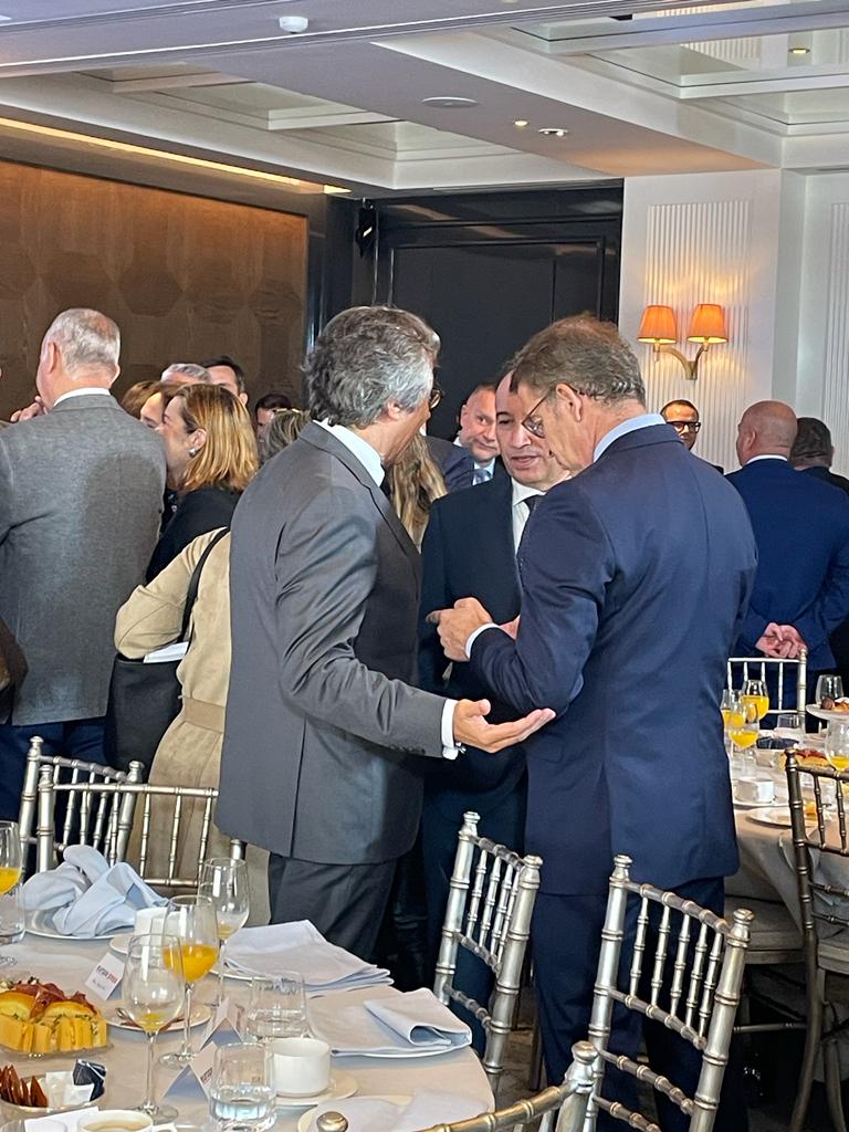 Asistentes al desayuno de María Guardiola en Madrid