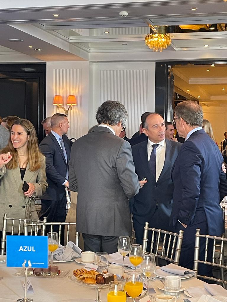 Asistentes al desayuno de María Guardiola en Madrid