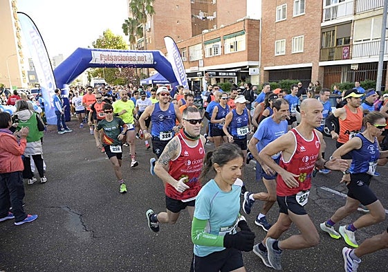 Salida de los corredores de la avenida República Dominicana para recorrer los 10 kilómetros de la prueba.