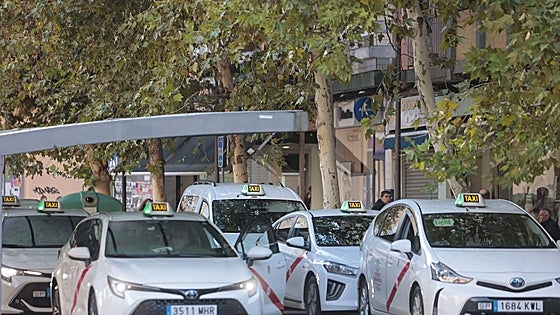 Ser taxista en Cáceres, una profesión a la baja