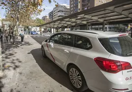 Parada de taxis de la Cruz de los Caidos.