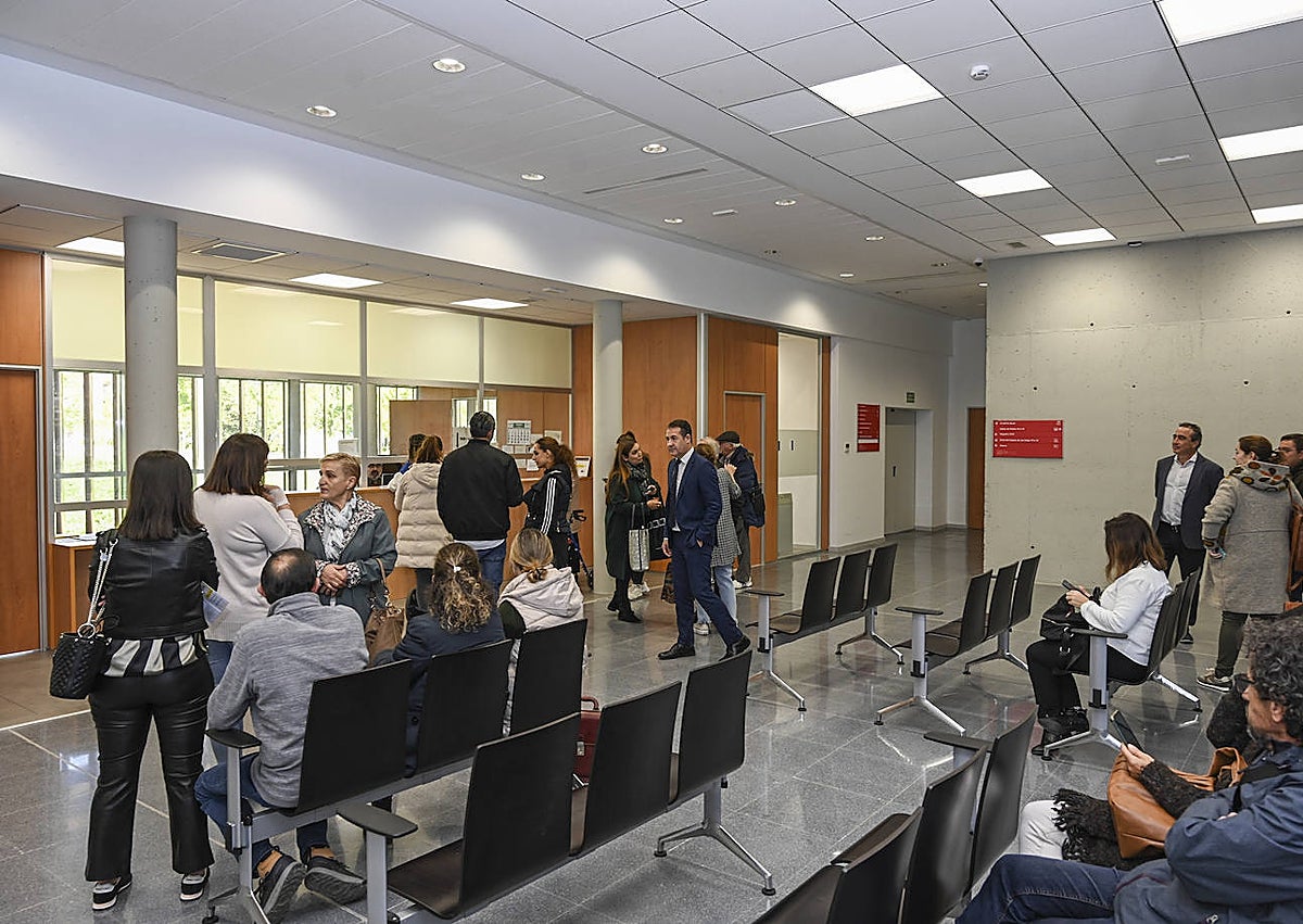 Imagen secundaria 1 - La nueva Oficina Judicial, el Registro Civil y el arco de control, en los nuevos juzgados.