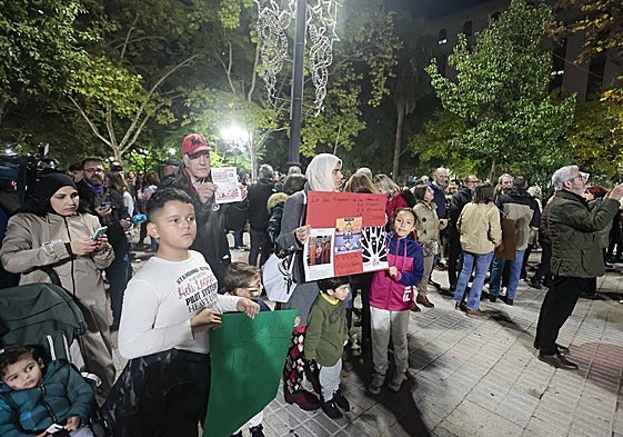 Los participantes en la concentración pidieron el fin de los ataques en Palestina.