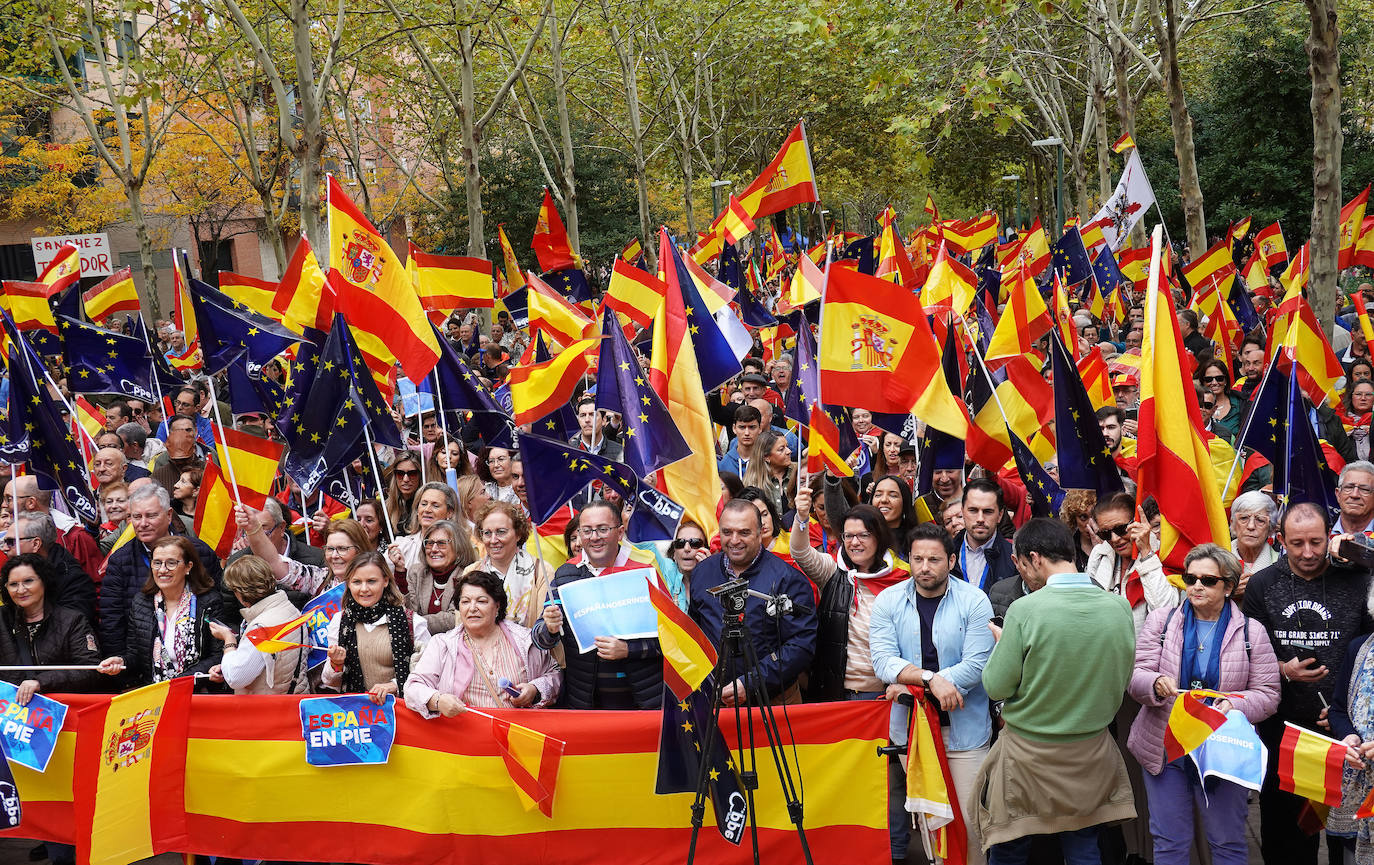 Gran afluencia en la manifestación del PP contra la amnistía en Badajoz