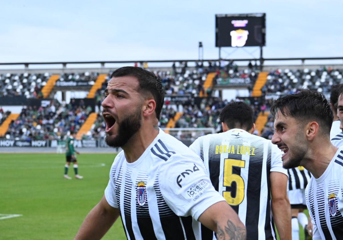 El partido Badajoz-Cacereño, en imágenes