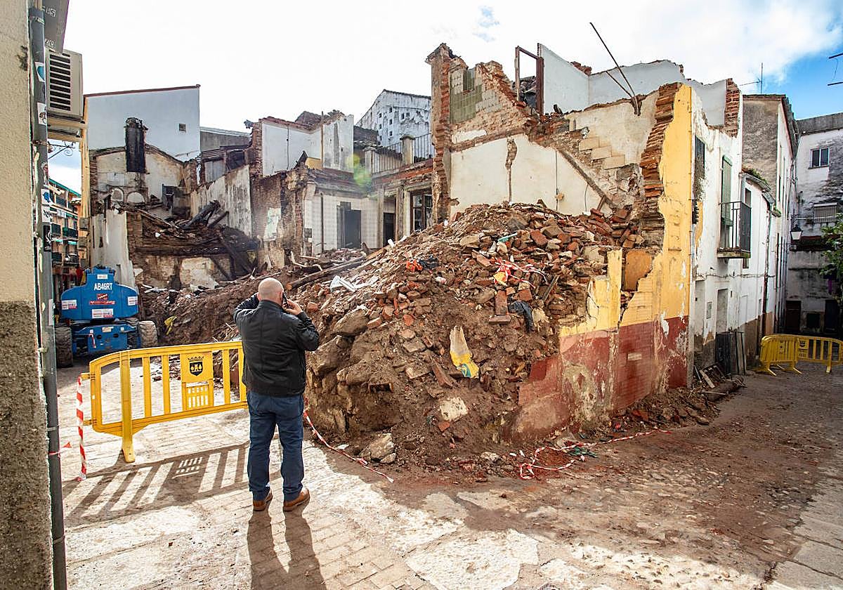 La zona de obras de la calle Borrega ya acumula dos accidentes graves en dos semanas.