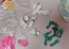 La droga intervenida por la Guardia Civil.