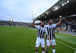 Toni Jou (derecha) podría retrasar su posición y Samu Manchón es duda.