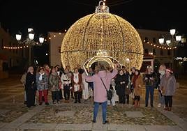 La coral frexnense entonando villancicos. Archivo.