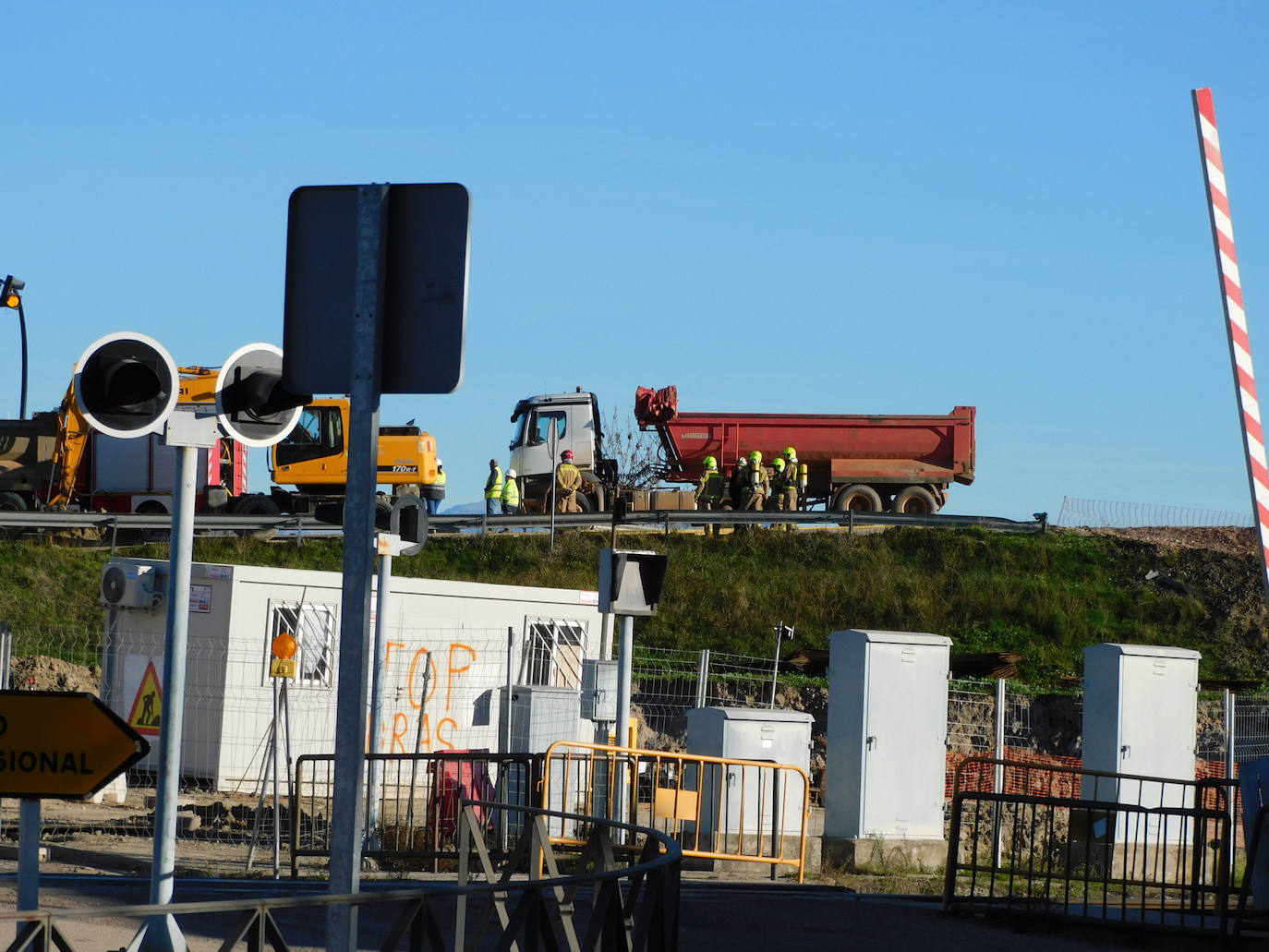 Unas obras provocan un escape de gas cerca de las vías del tren en Navalmoral