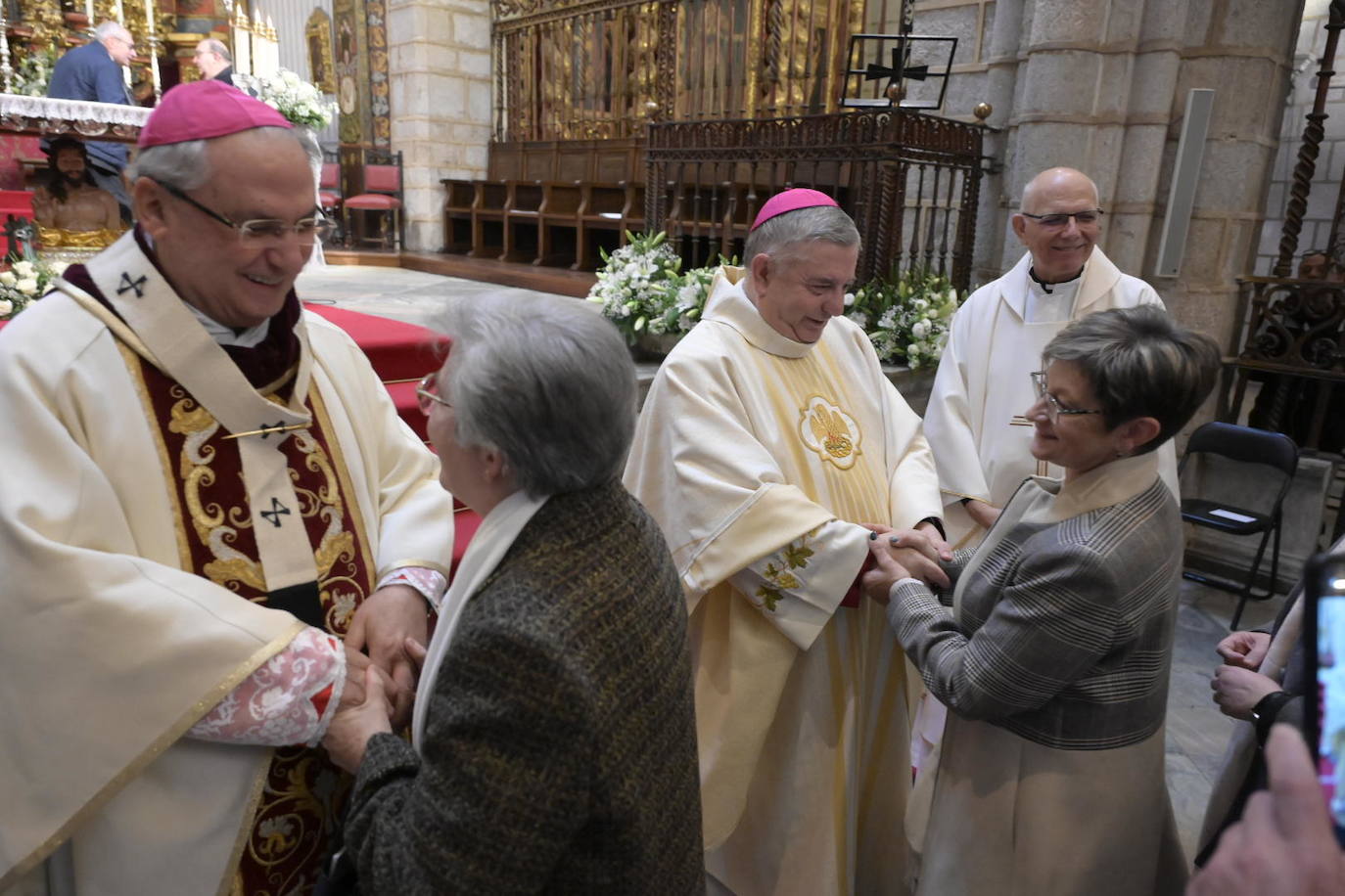 Toma de posesión del arzobispo de Mérida-Badajoz, José Rodríguez Carballo, en la Catedral