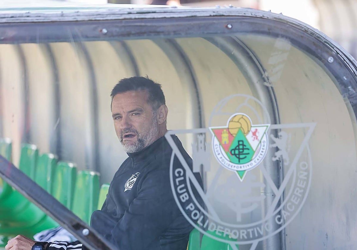 Julio Cobos, en el vestuario del Príncipe Felipe.