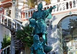 Estatua de Colón en Adega da Casa de Monte Pedral.