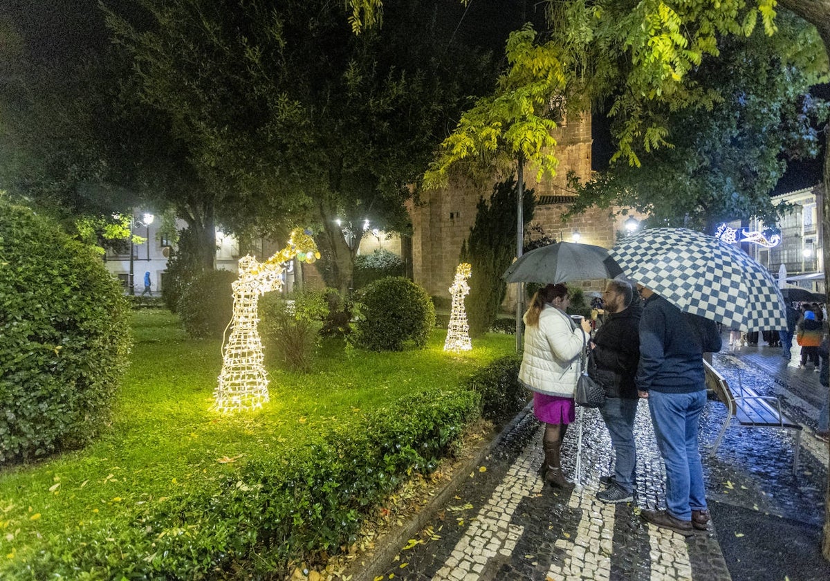 Nuevas figuras en la plaza de San Juan.