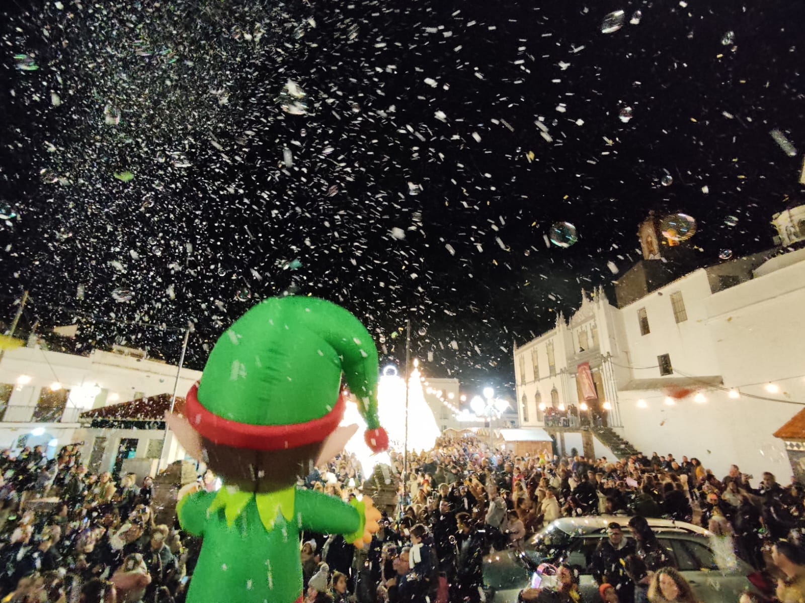 Masivo encendido del alumbrado navideño en Fregenal