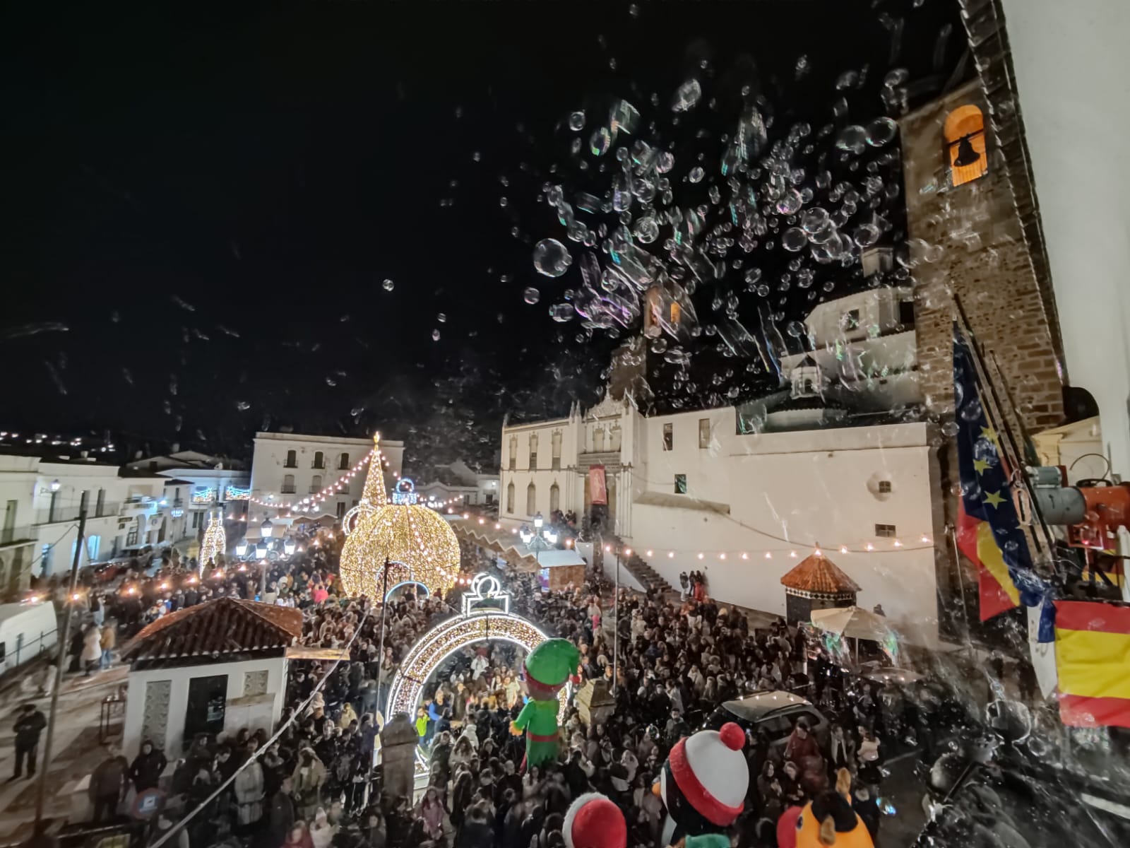 Masivo encendido del alumbrado navideño en Fregenal