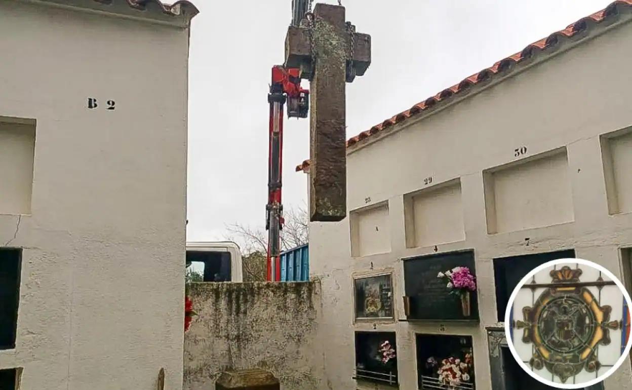 La Cruz de los Caídos de Gargüera de la Vera en su traslado al cementerio municipal.