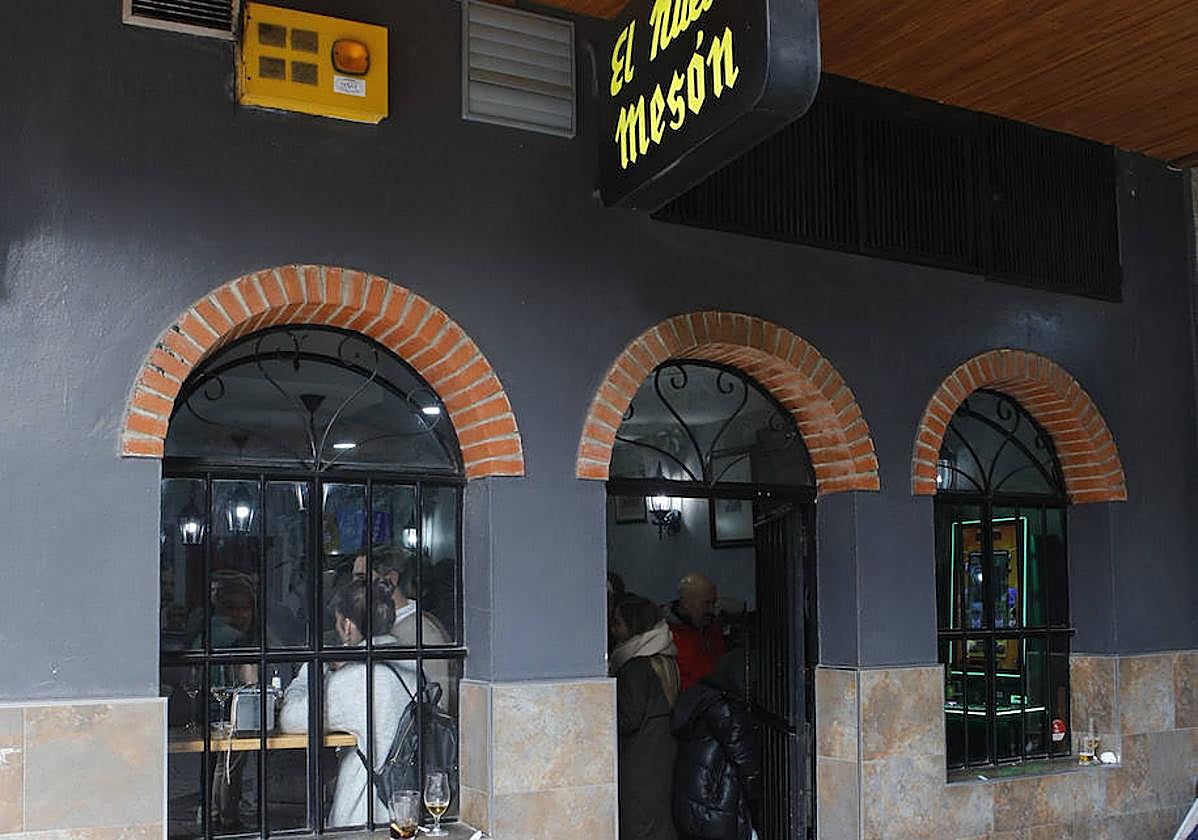 El Nuevo Mesón en la plaza de los Maestros de Cáceres.