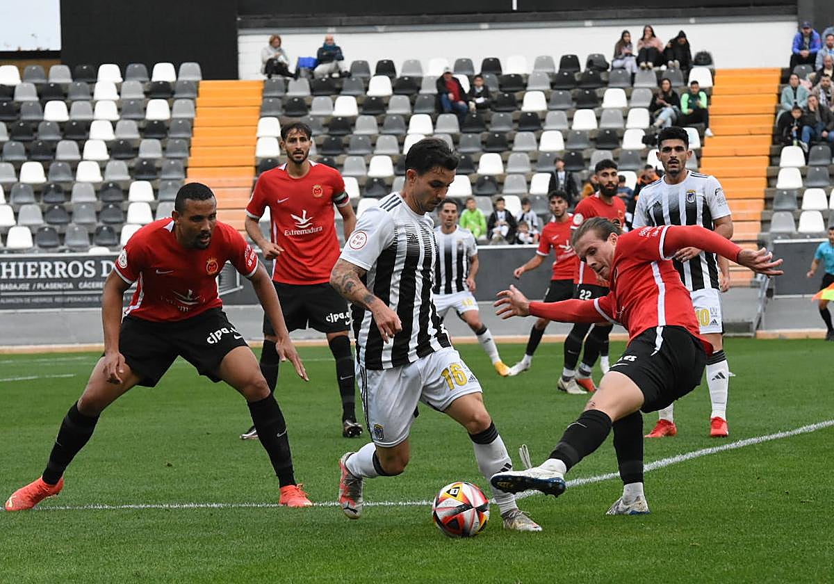 Así hemos narrado en directo el partido entre el Badajoz y el Montijo