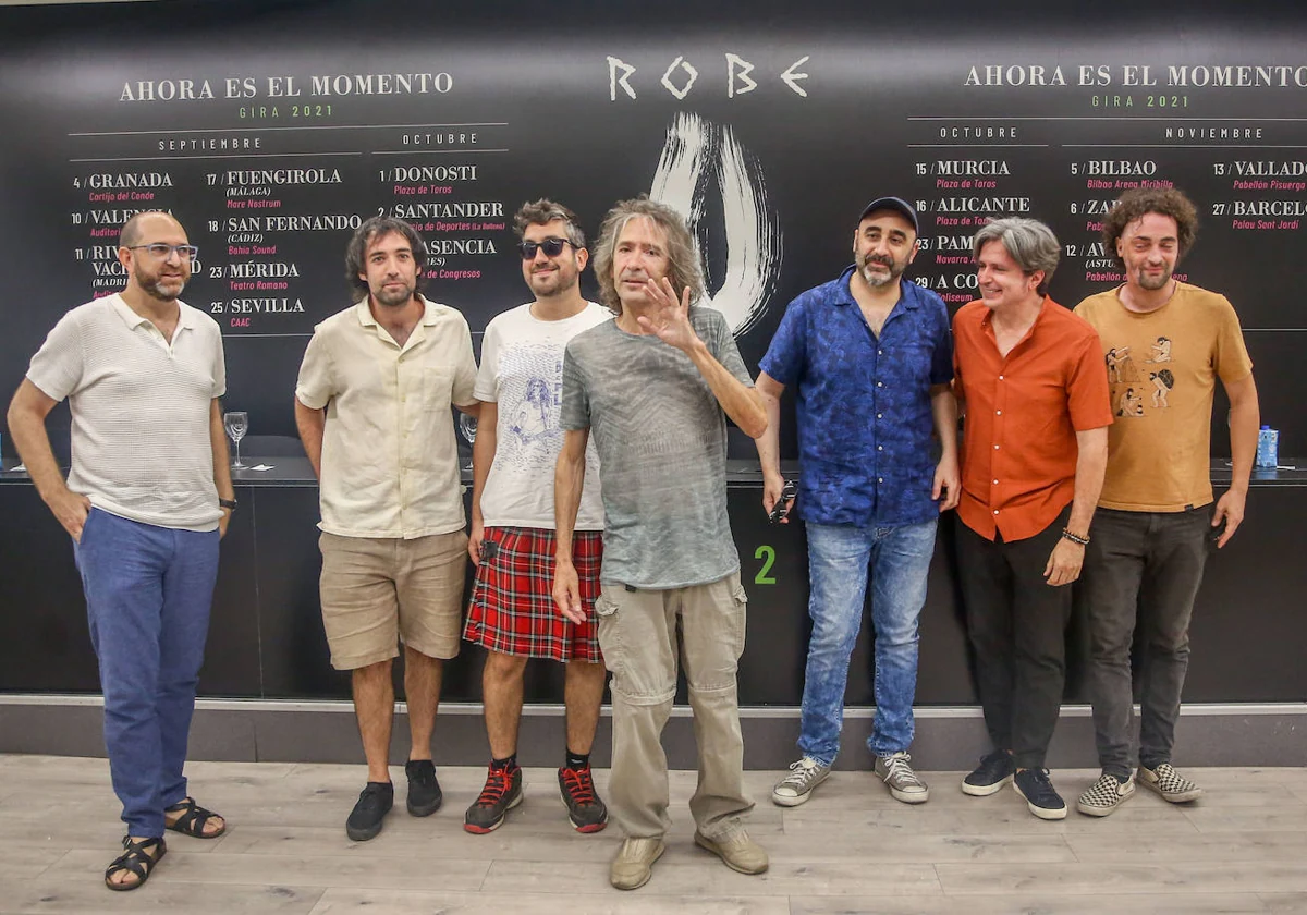 Robe Iniesta presenta su nuevo disco 'Se nos lleva el aire' - EUROPAPRESS