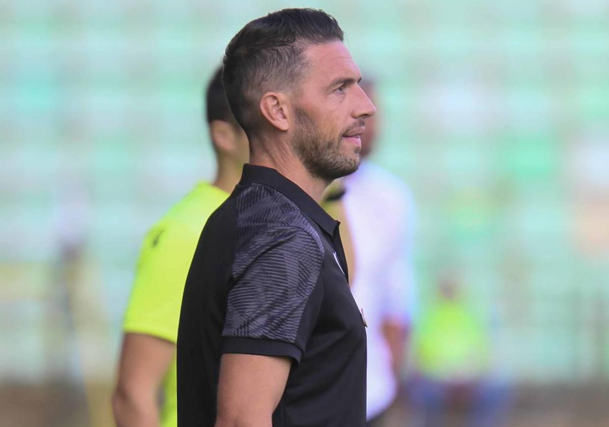 David Rocha en su único partido dirigido en el Romano, ante el Real Murcia.