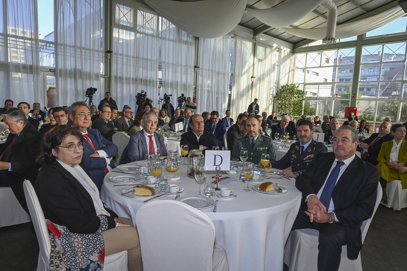 Julia María Franco, Atanasio Naranjo, Leopoldo López-Francos, Urbano Caballo, Manuel Delgado, Jesús Antonio Caballero y Javier del Pueyo.