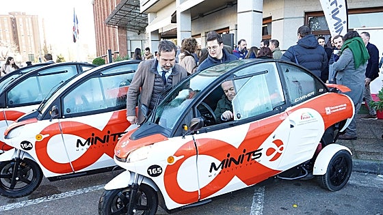 La empresa de alquiler de vehículos por minuto incorpora 40 'minits' con climatización en Badajoz