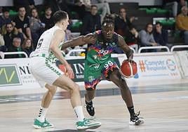 Hamilton se estrenó este jueves con el Cáceres.