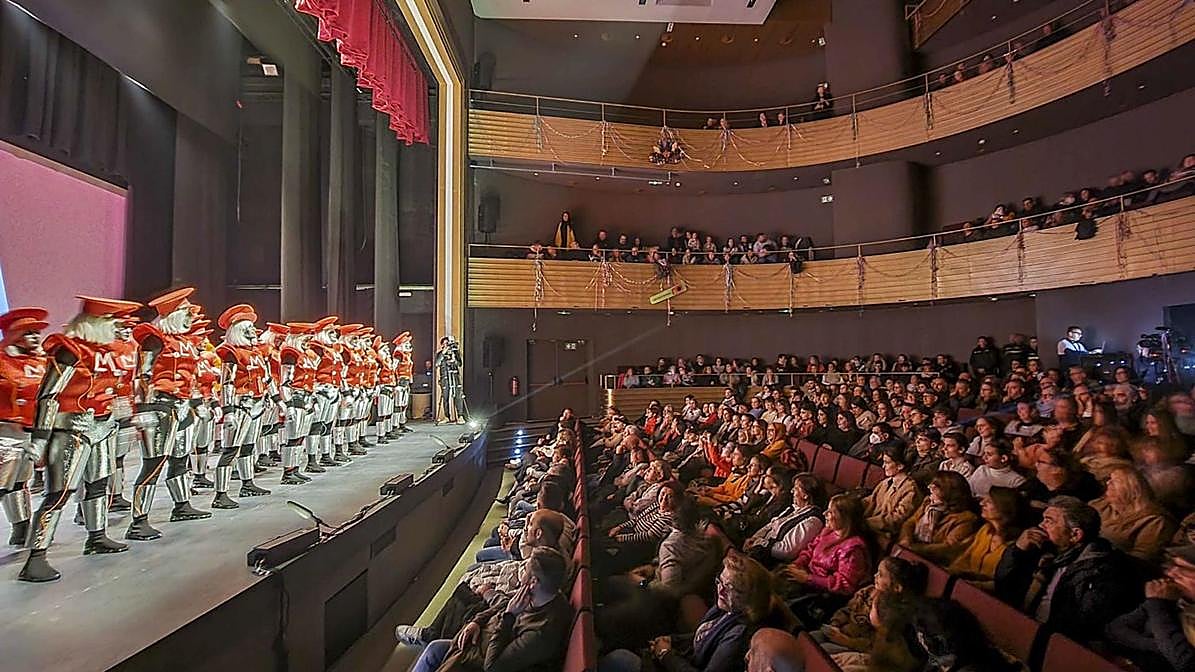 El teatro María Luisa reabrió sus puertas tras 22 años cerrado.