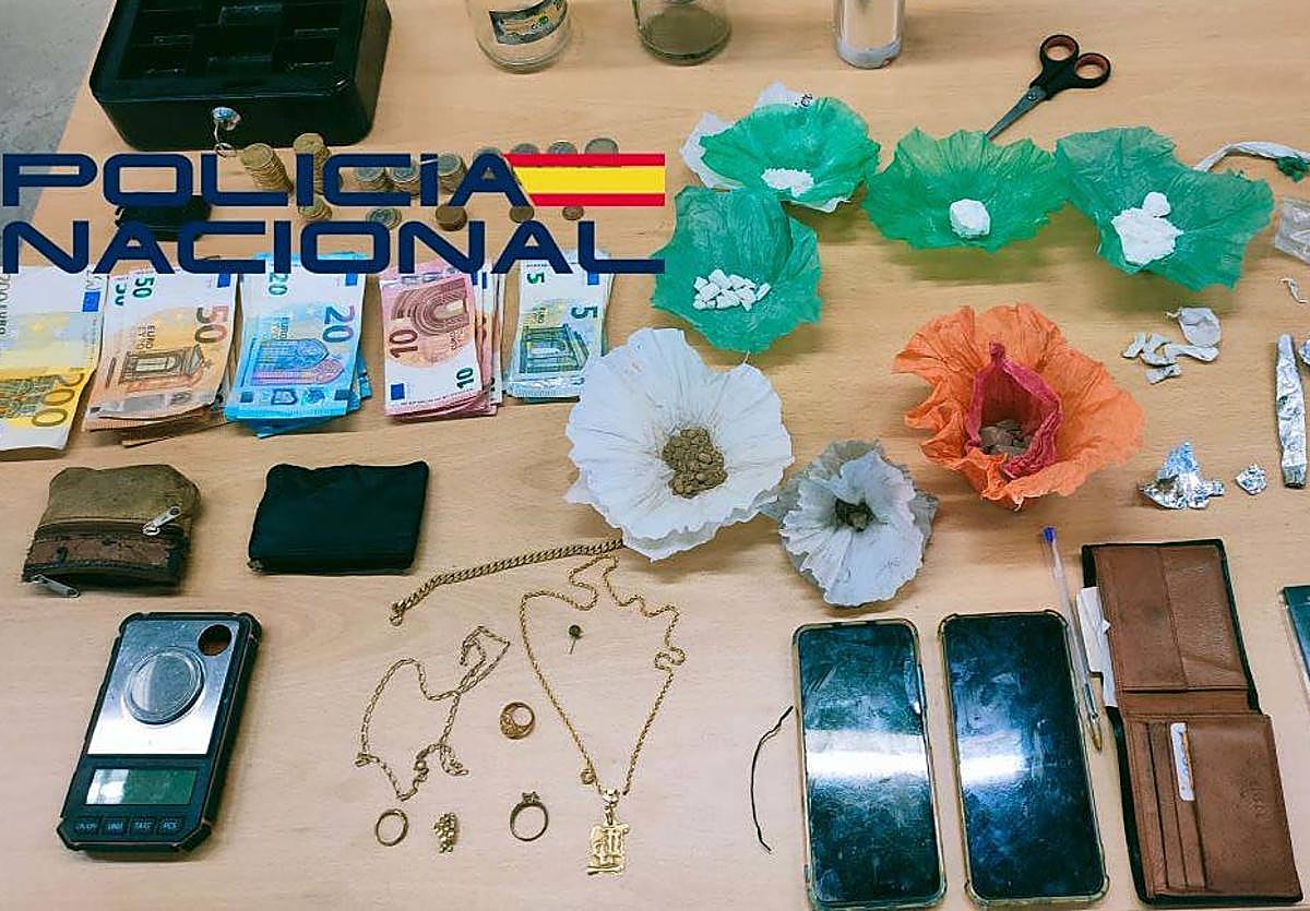 Desmantelados dos servicios de 'telecoca' en Don Benito y Villanueva